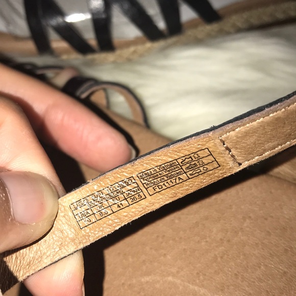 Women’s UGG LARISA  leather sandal SALE!!! - Picture 4 of 8